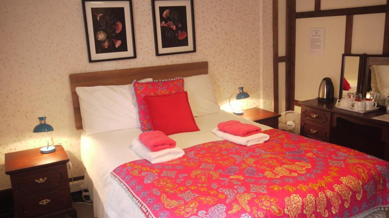 The Wheatsheaf 3*